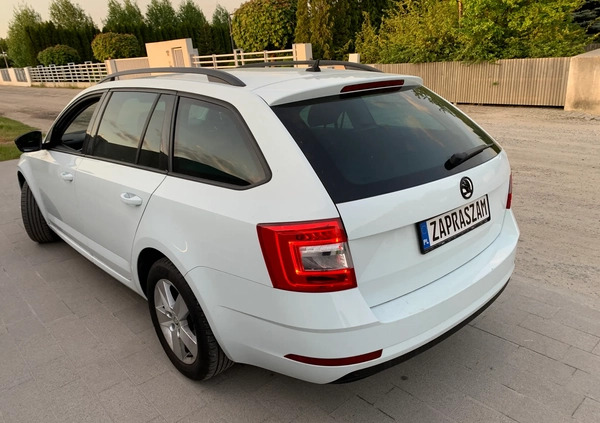 Skoda Octavia cena 49900 przebieg: 149000, rok produkcji 2017 z Poznań małe 211